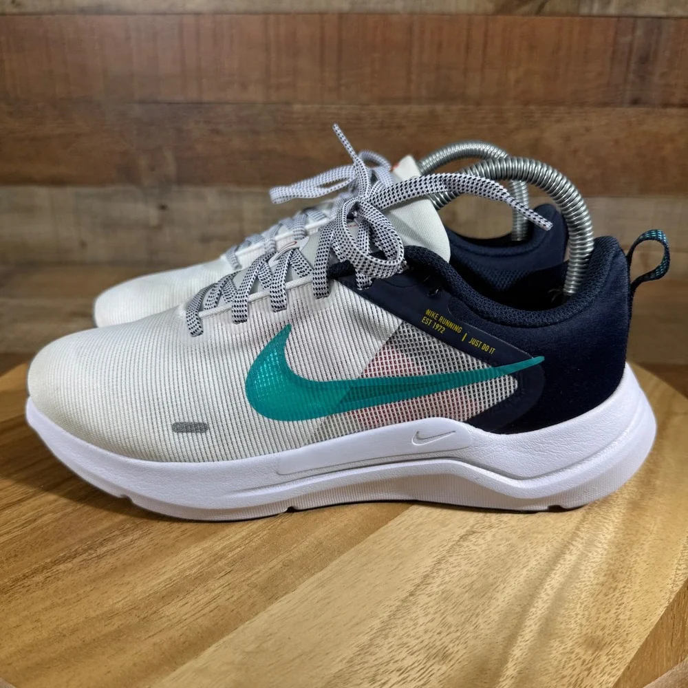 Nike Running Women 7.5 White Sneakers Shoes Downshifter 12 DD9294-103 Athletic